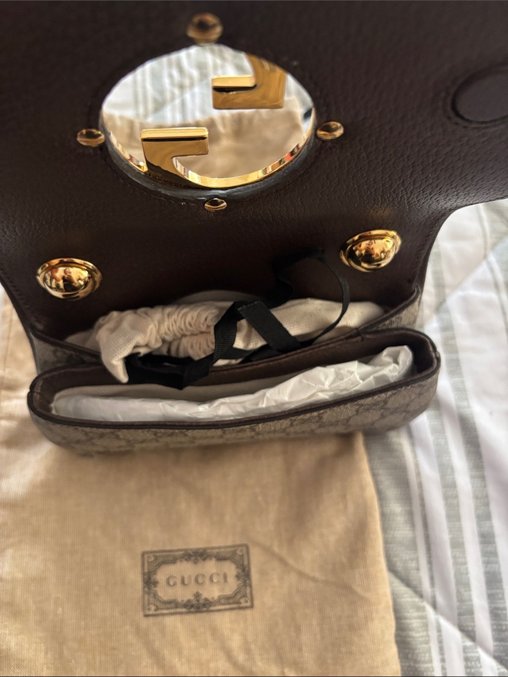 Gucci Brown GG Canvas Shoulder Bag with Gold Heart Logo and Chain Handle - Picture 3 of 13